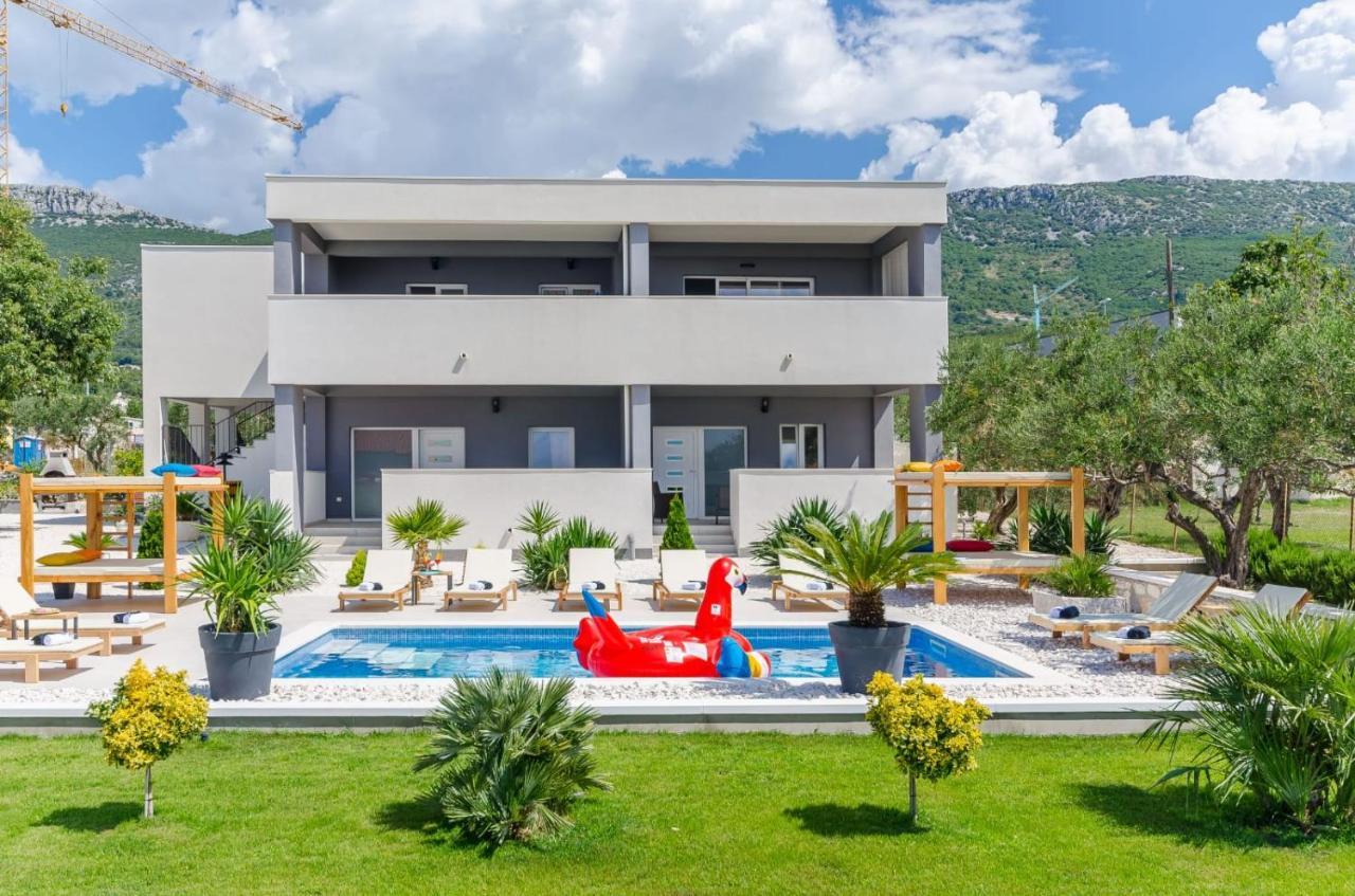 Deluxe Double Room With Sauna And Pool Kastela Exterior photo